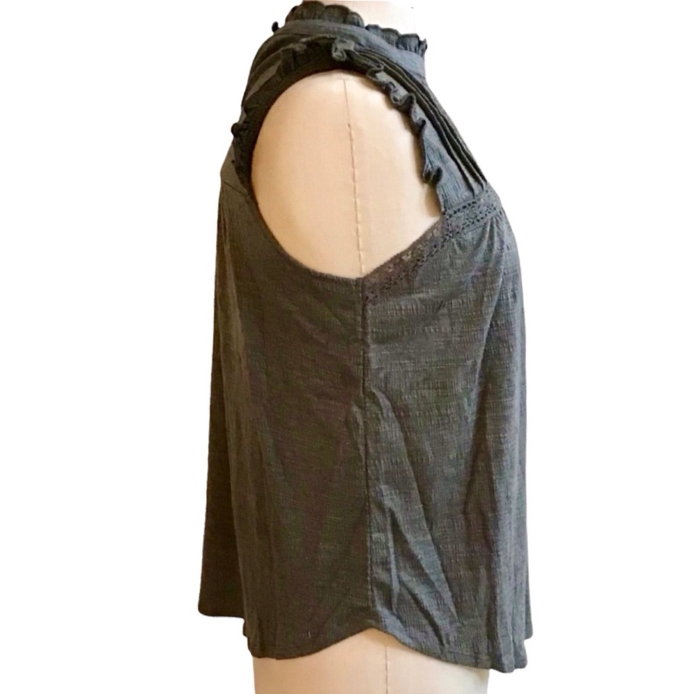 Cable & Gauge Crochet Sleeveless Top (NWT) (Size: Medium) - Picture 4 of 7